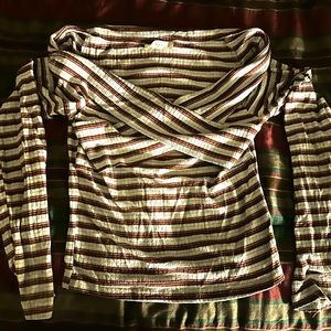 Wrap-look crossover top